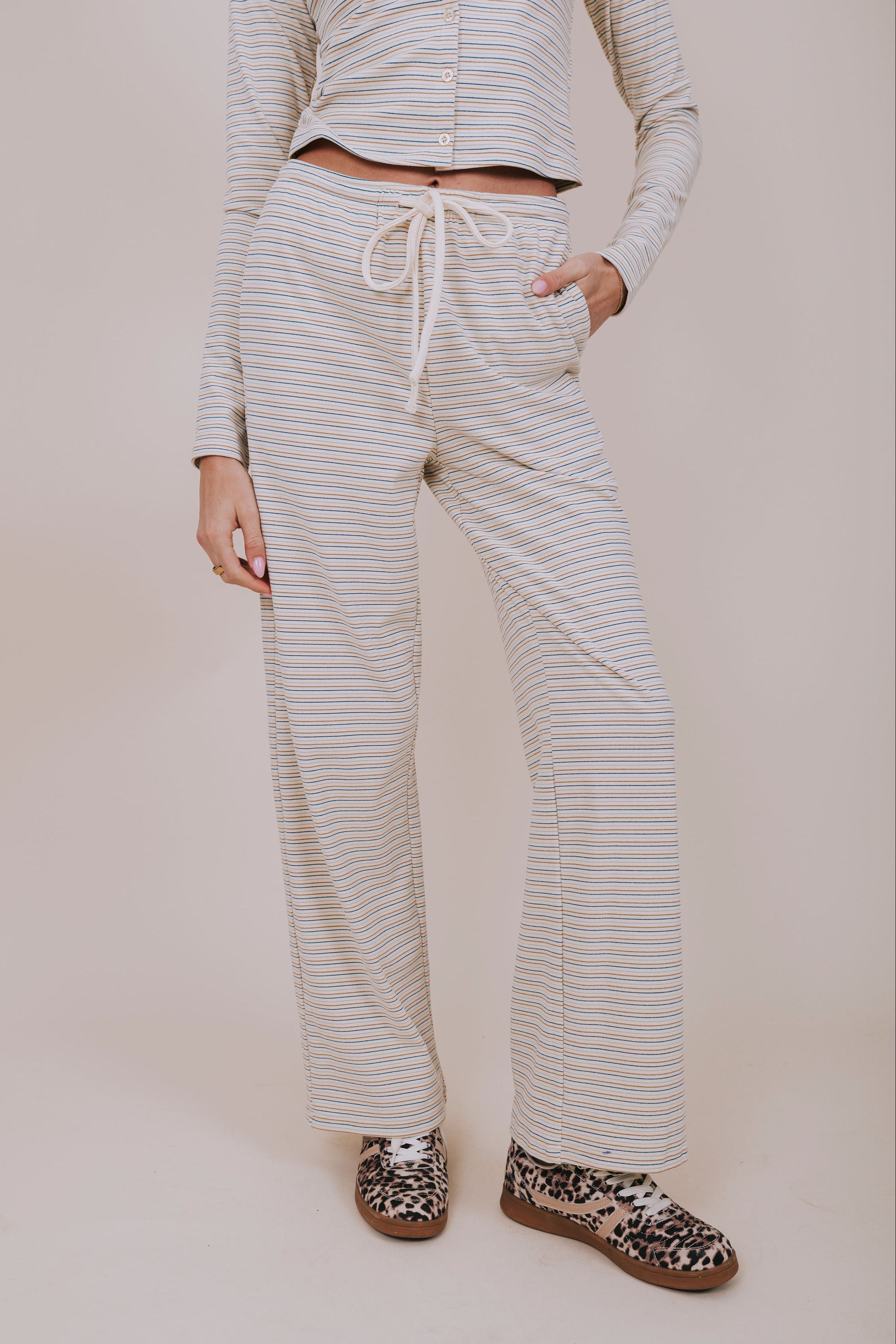 striped matching set pants front