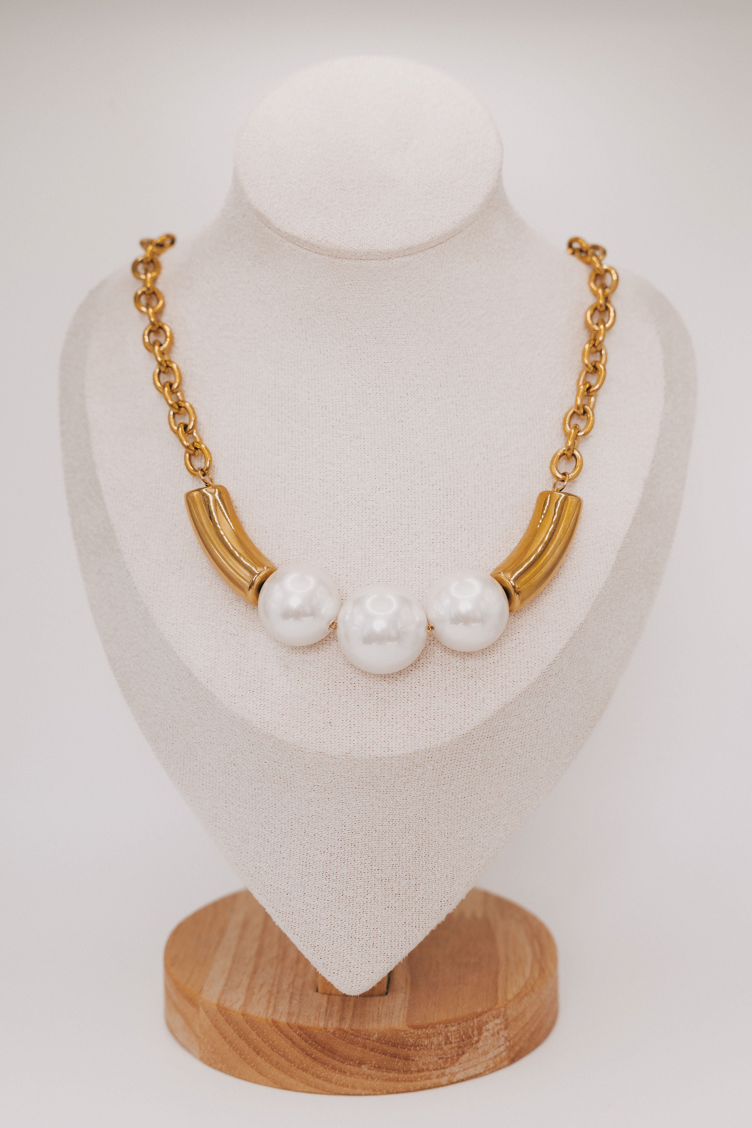thick gold chain necklace with pearls