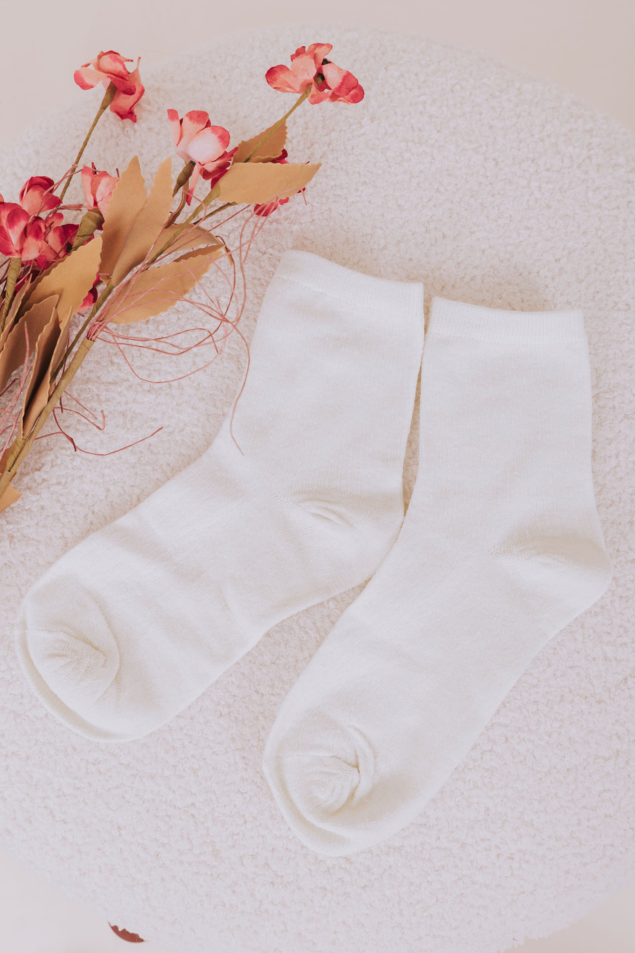 womens white ribbed cuffed socks close up