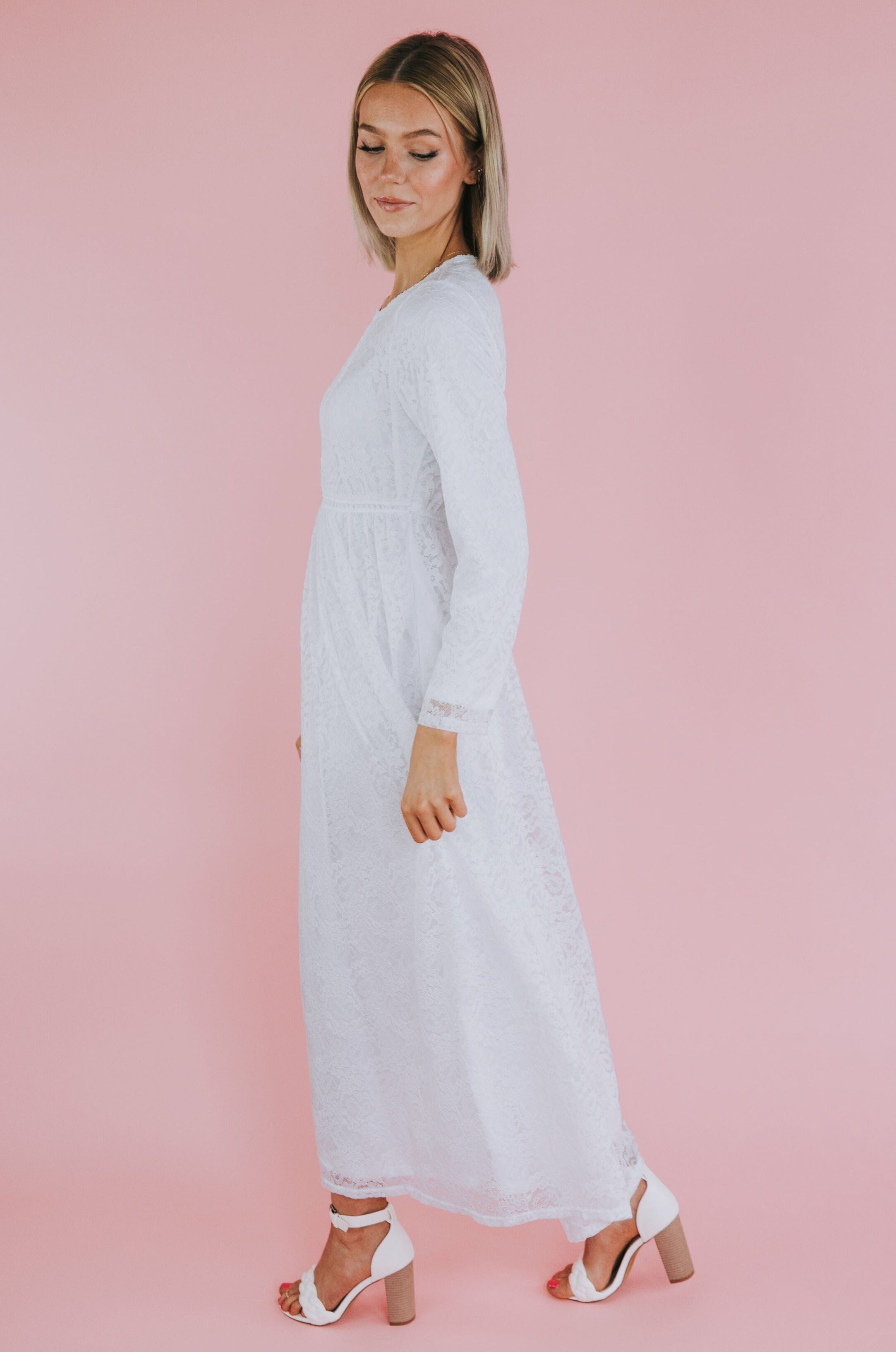 The White: Paula