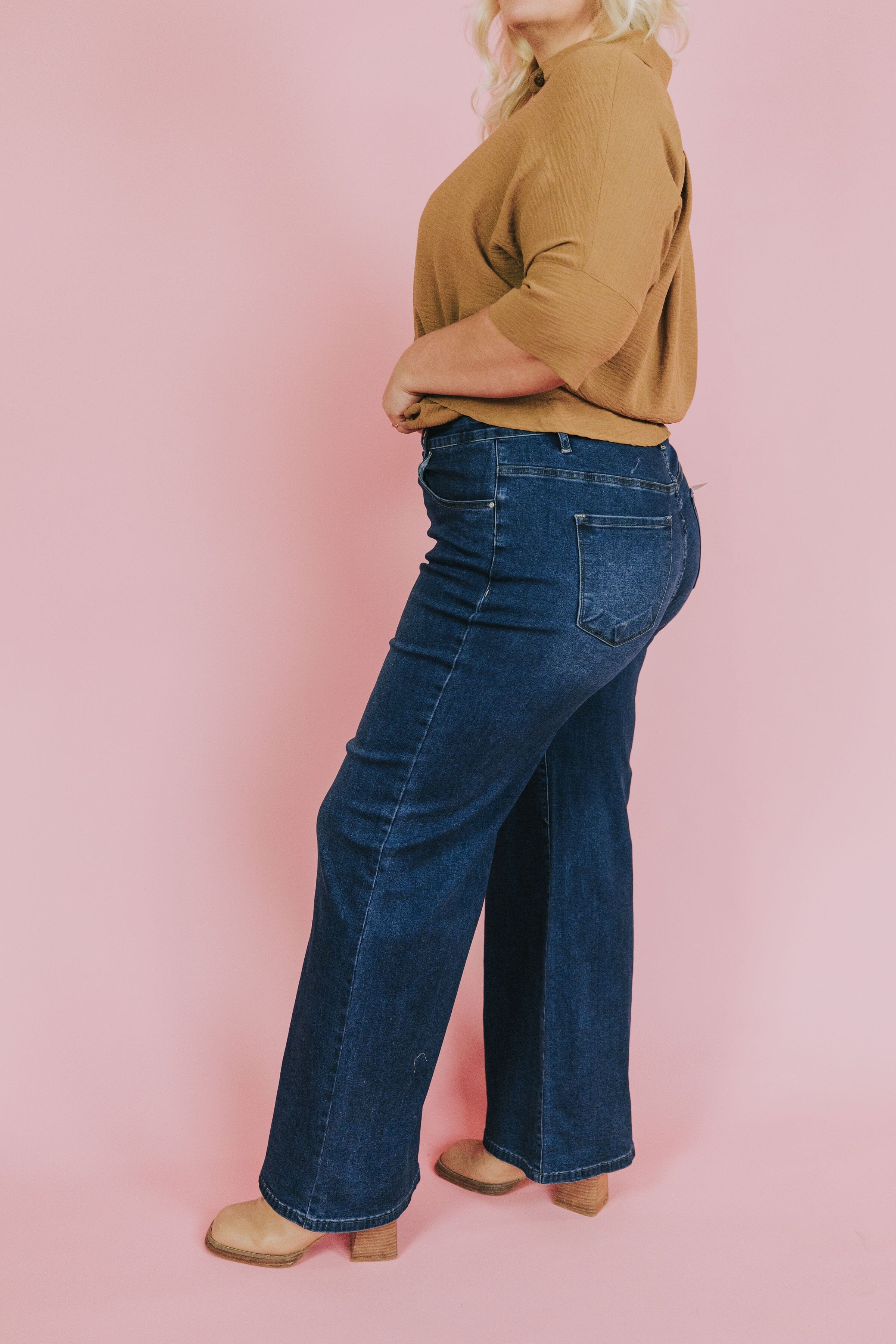 PLUS SIZE - Staring At You Jeans