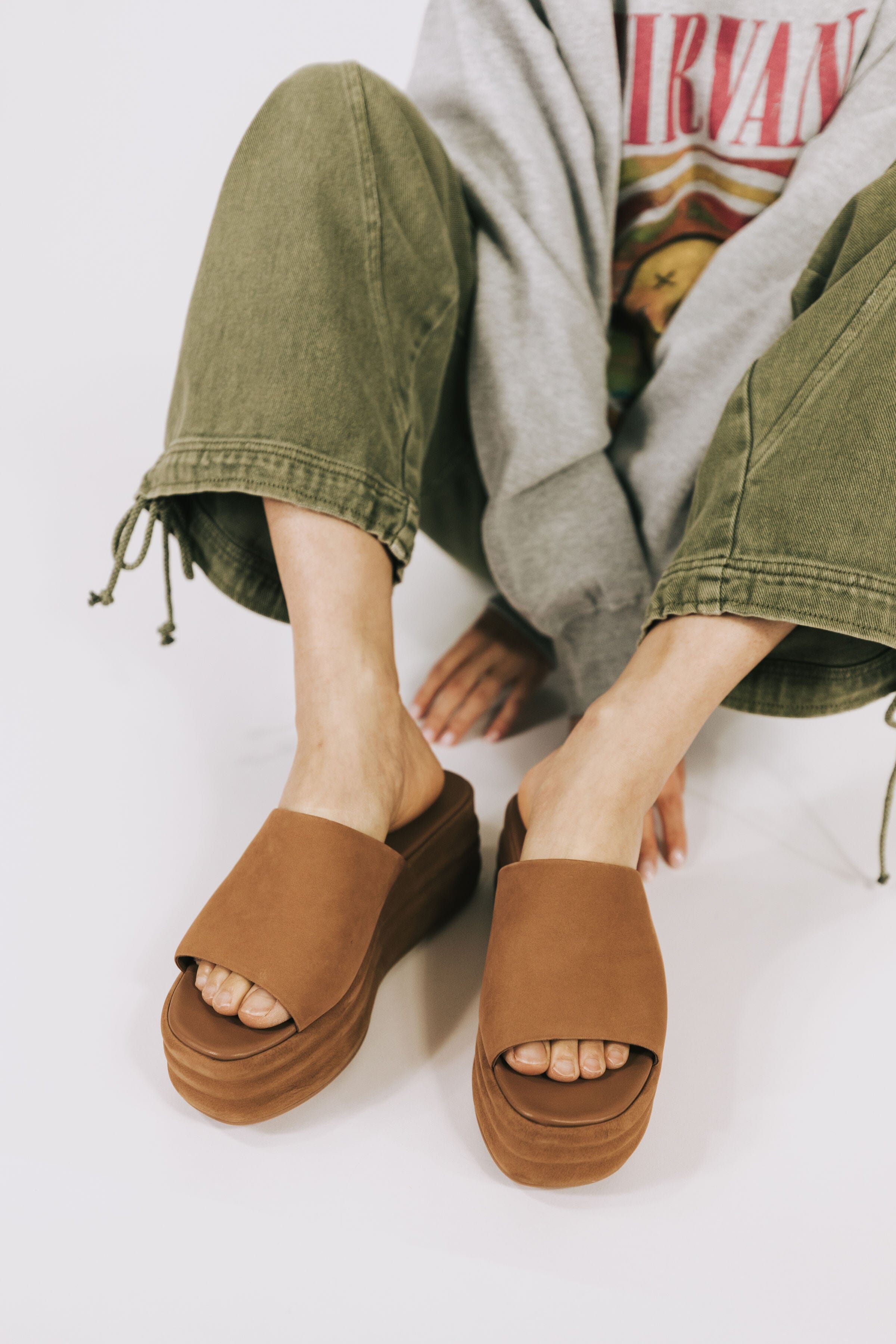 FREE PEOPLE - Harbor Flatform Sandals - 2 Colors!